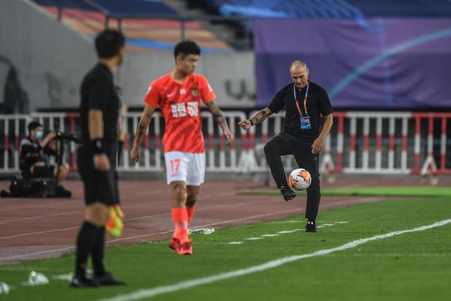 国足公布集训大名单：李昊首次入选 武磊回归